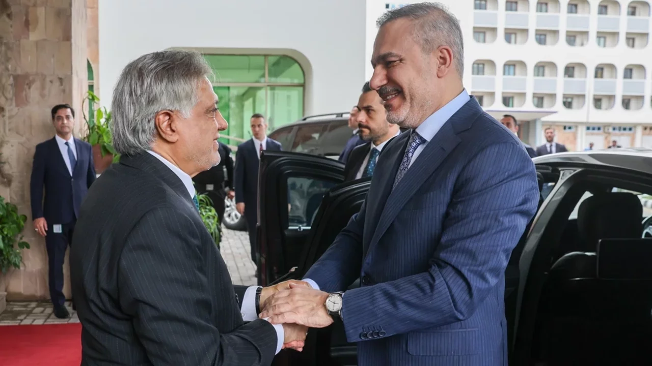 Dışişleri Bakanı Hakan Fidan,  Pakistanlı mevkidaşı ile görüştü