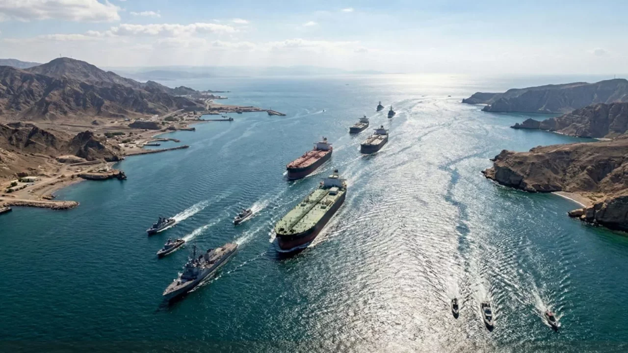 Pakistan: İran, 20 Pakistan gemisinin Hürmüz Boğazı'ndan geçişine izin verdi