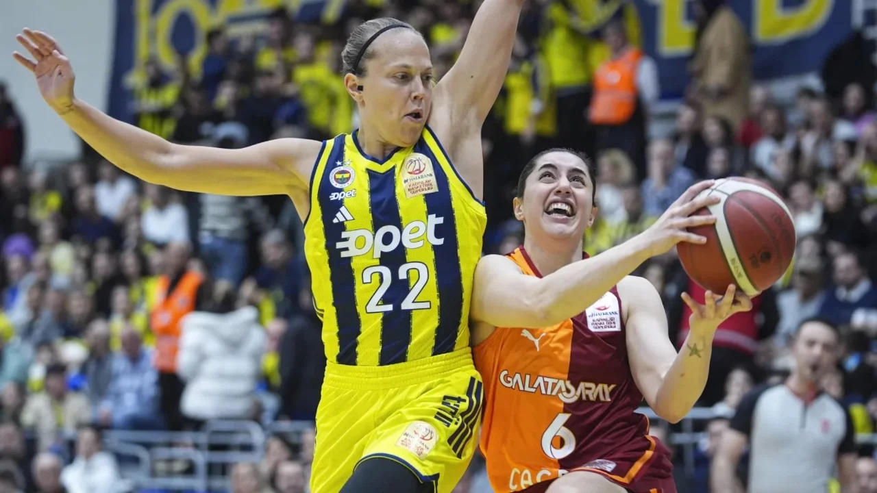 Fenerbahçe Opet, Galatasaray Çağdaş Faktoring'i 85-70 yendi