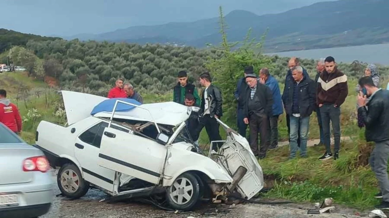 Manisa'da feci kaza: 1'i ağır 3 kişi yaralandı