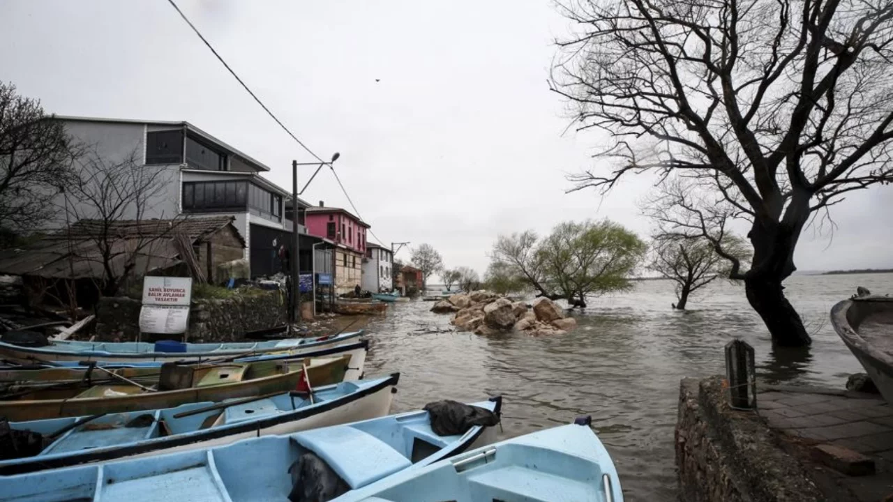 Bursa'da Uluabat Gölü'nün su seviyesi yükseldi