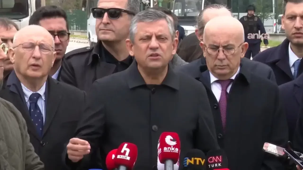 CHP lideri Özgür Özel'den Tanju Özcan ve İsmail Arı'ya ziyaret