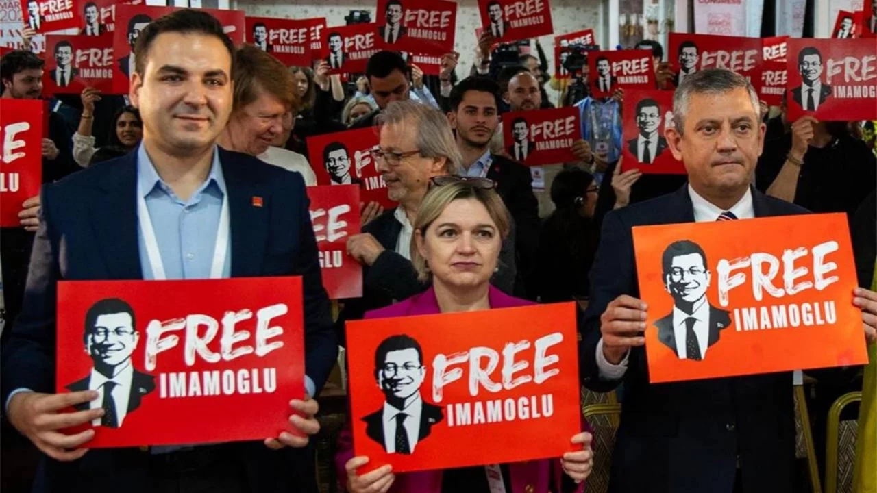 CHP'nin üç gün süren uluslararası gençlik kongresi tamamlandı