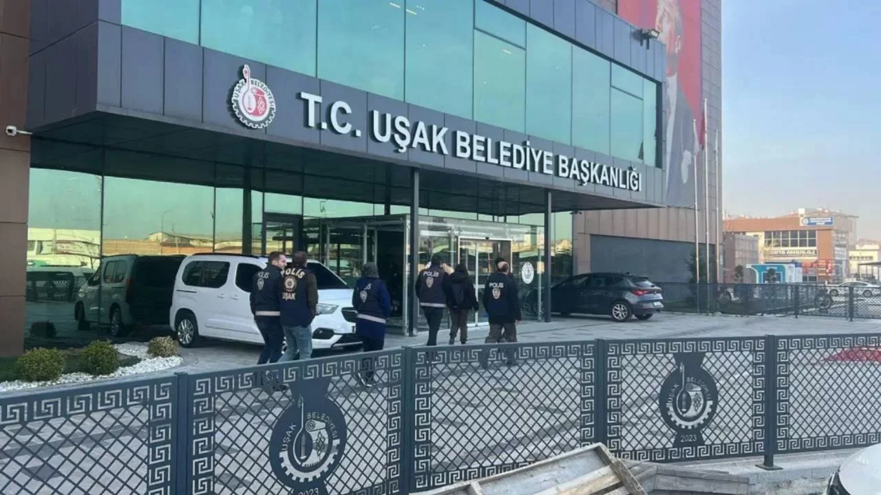 Özkan Yalım'a ait olduğu belirtilen işletmelere baskın: Çok sayıda dijital materyale el konuldu