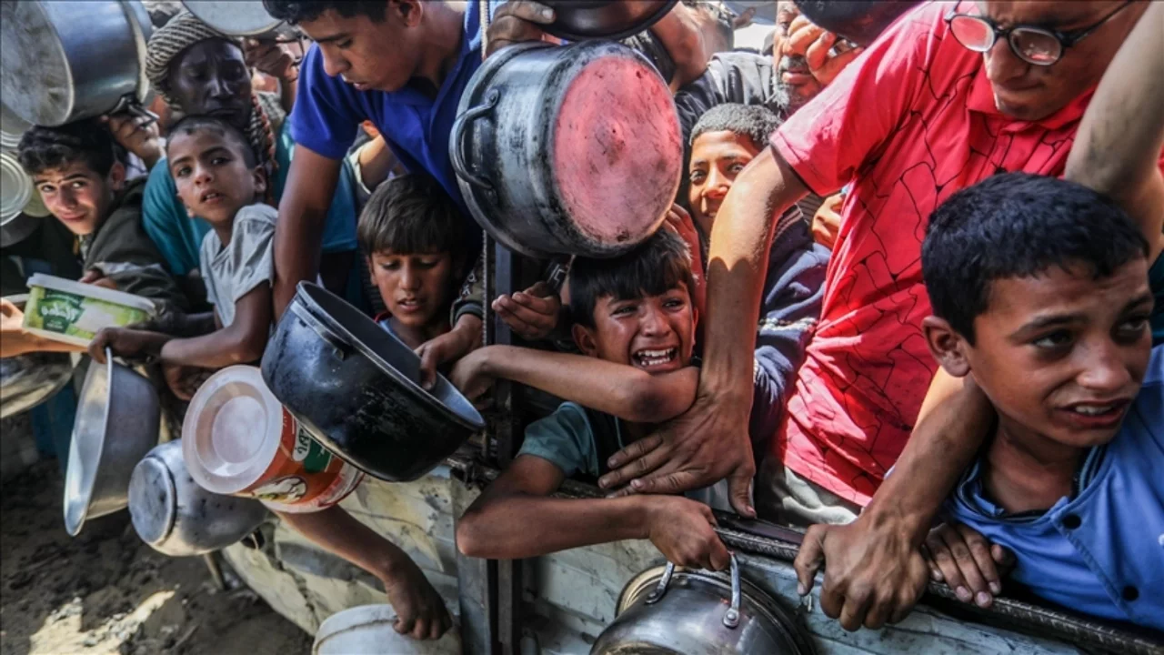 BM'den israf raporu: Her yıl 3 milyondan fazla çocuk açlıktan ölürken üretilen gıdanın üçte biri israf ediliyor