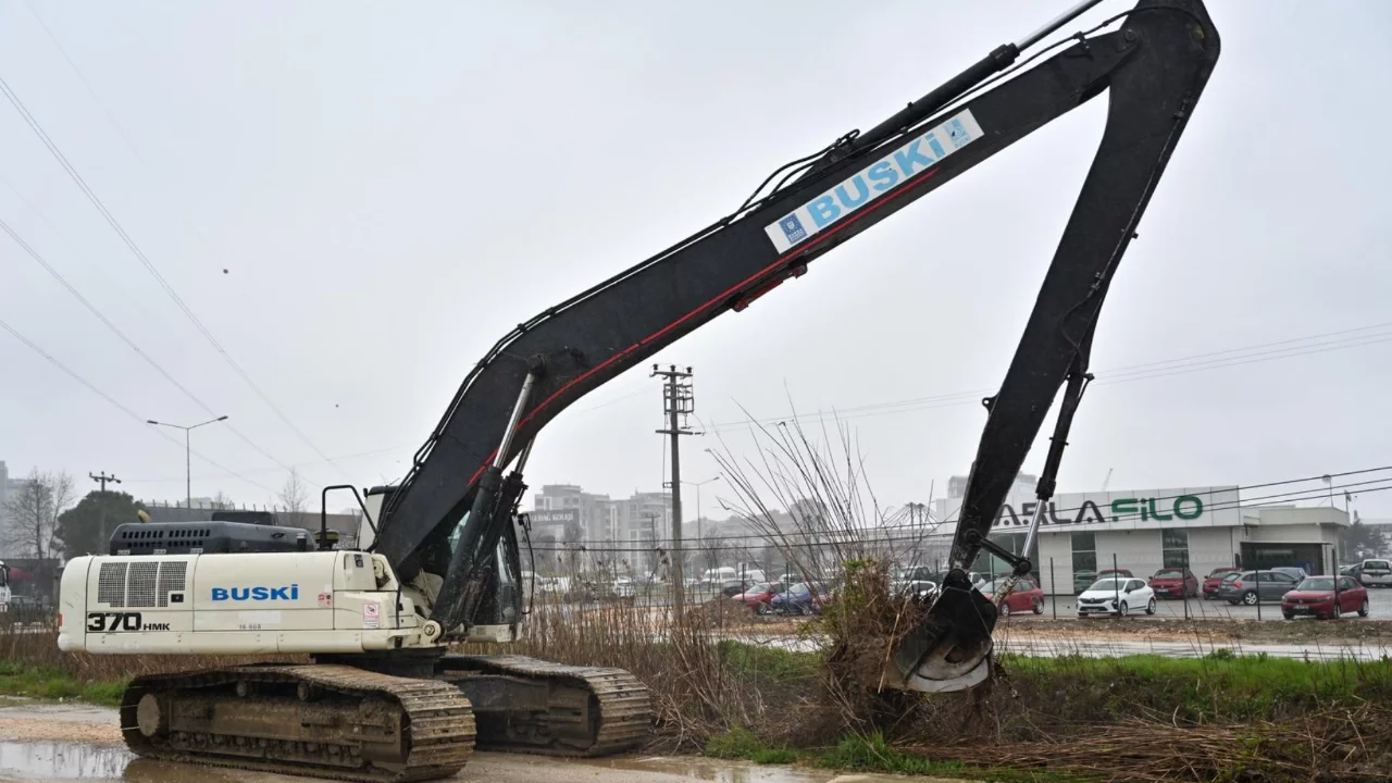 Bursa Büyükşehir, olumsuz hava şartlarına karşı seferber oldu