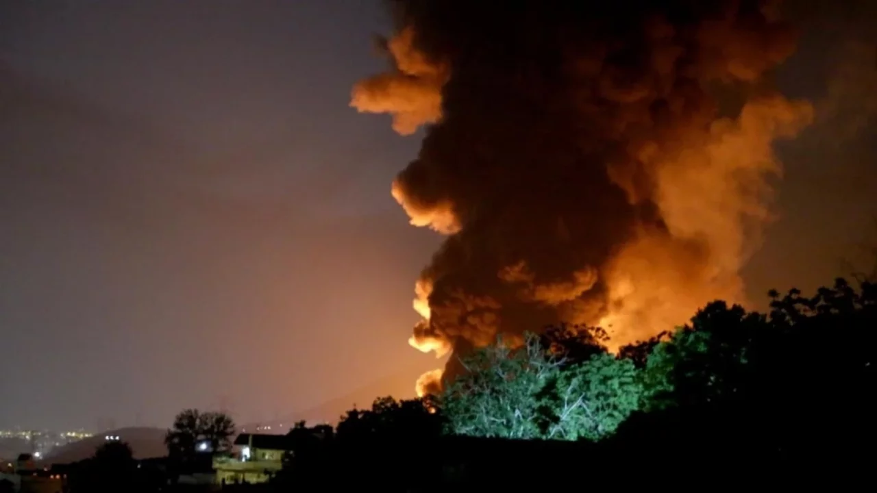 ABD ve İsrail gece boyu İran'a saldırdı