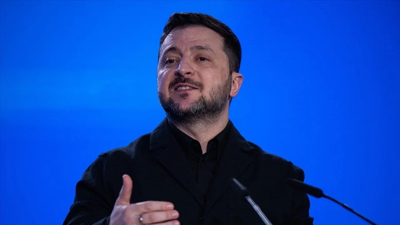 Volodimir Zelenskiy: Paskalya'da Rusya'dan ateşkes teklifi bekliyoruz