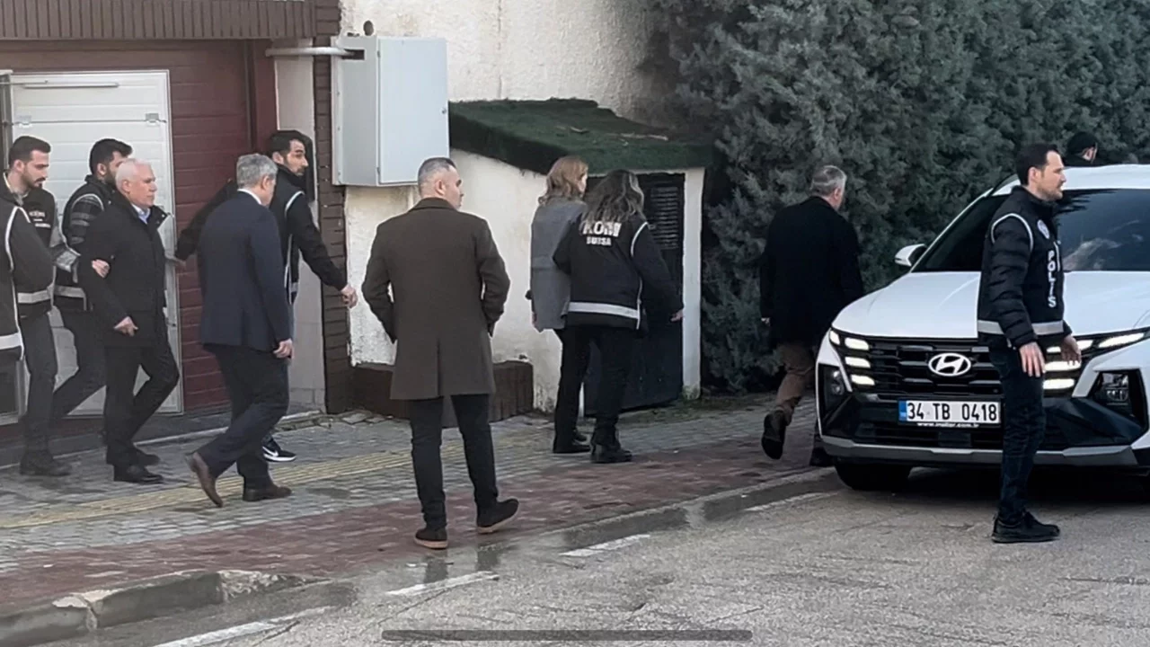Bursa'da Başkan Bozbey'in gözaltı alınma anına ait görüntüler ortaya çıktı
