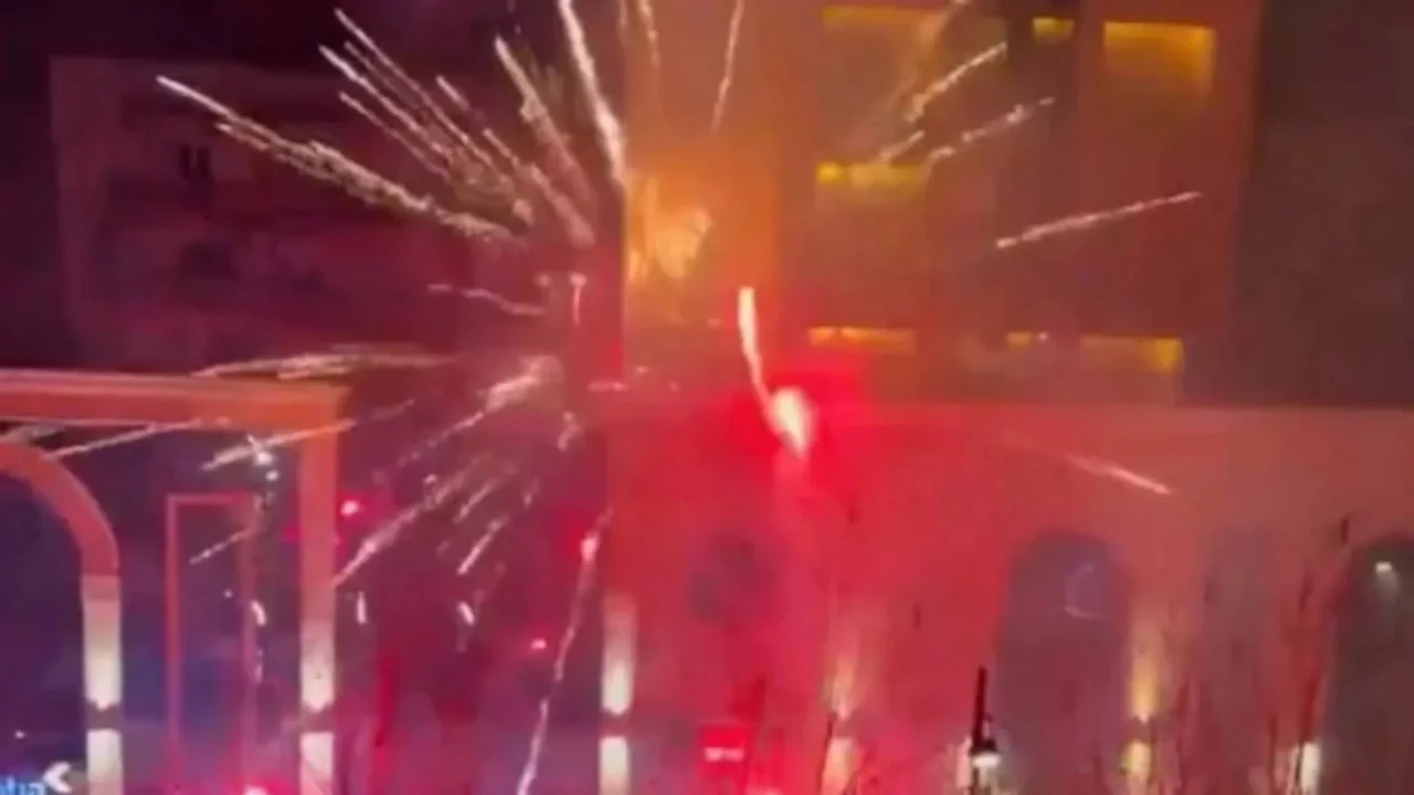 A Milli Futbol Takımı'nın kaldığı otelin yakınında havai fişek atan 2 kişi gözaltında