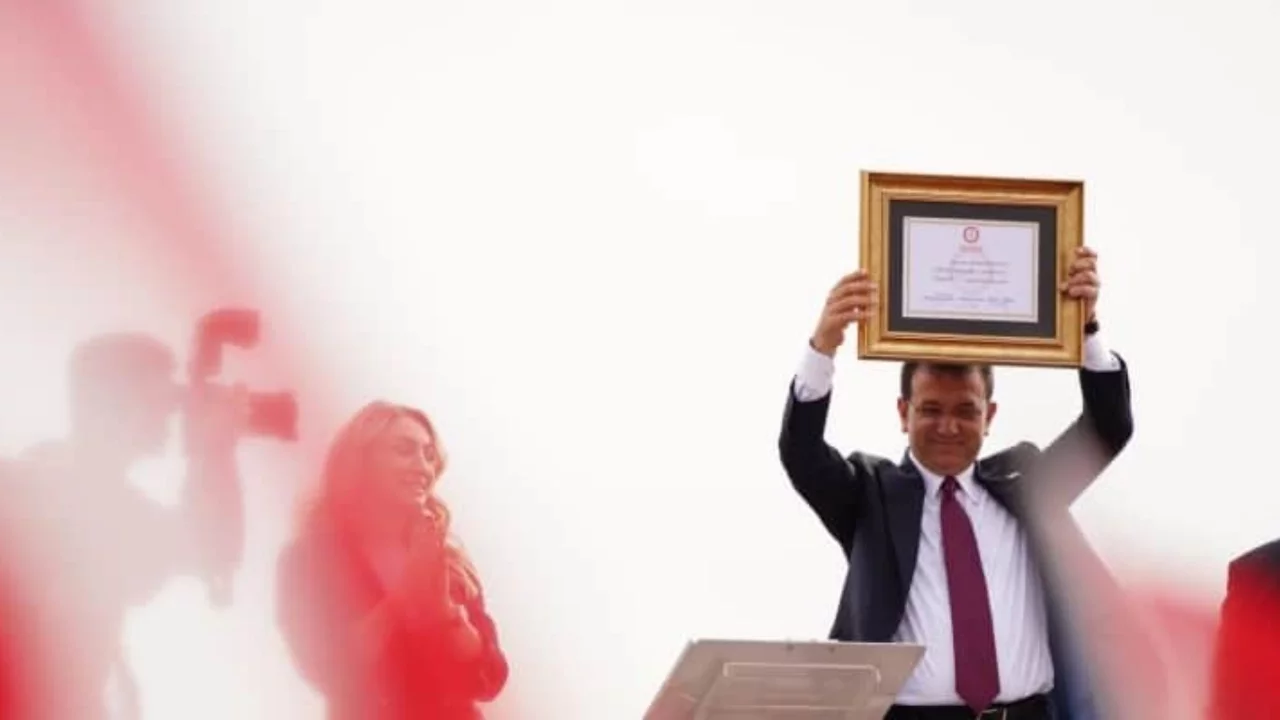 Ekrem İmamoğlu'ndan sandık mesajı: "O sandık kurulacak, hiç kaçmayın"