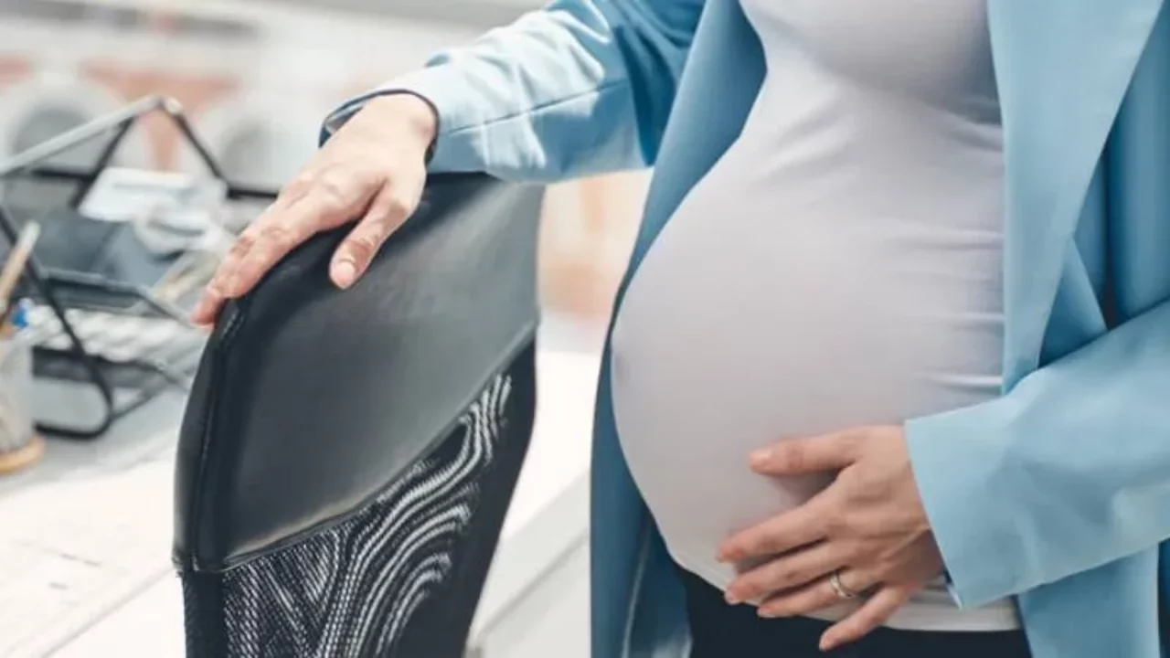 YÖK'ten doğum yapan lisansüstü öğrencilere ek süre düzenlemesi