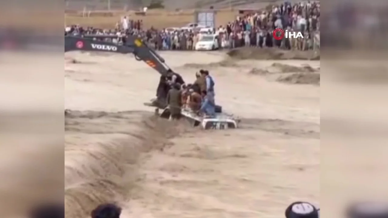 Pakistan'da şiddetli yağışlar nedeniyle 40 kişi yaşamını yitirdi