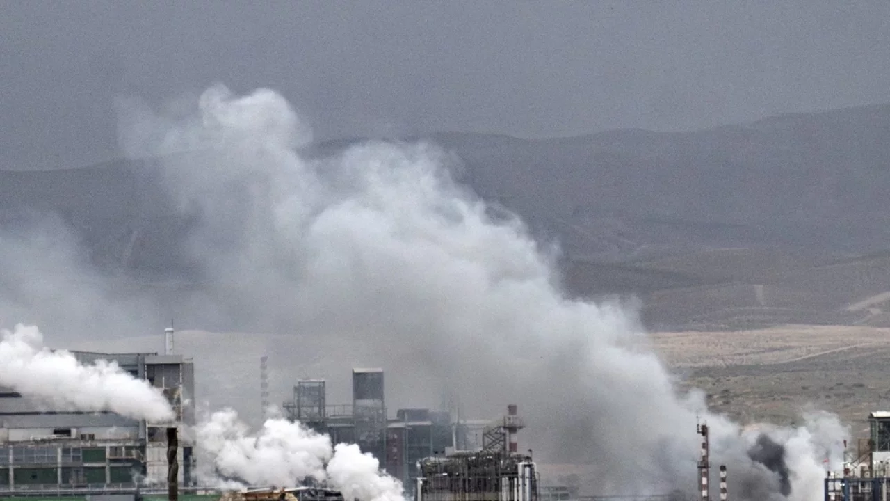 İran, Körfez ülkelerini hedef aldı