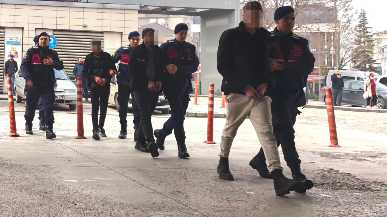 Bursa'da 7 bağ evini soyan şüpheliler yakalandı!