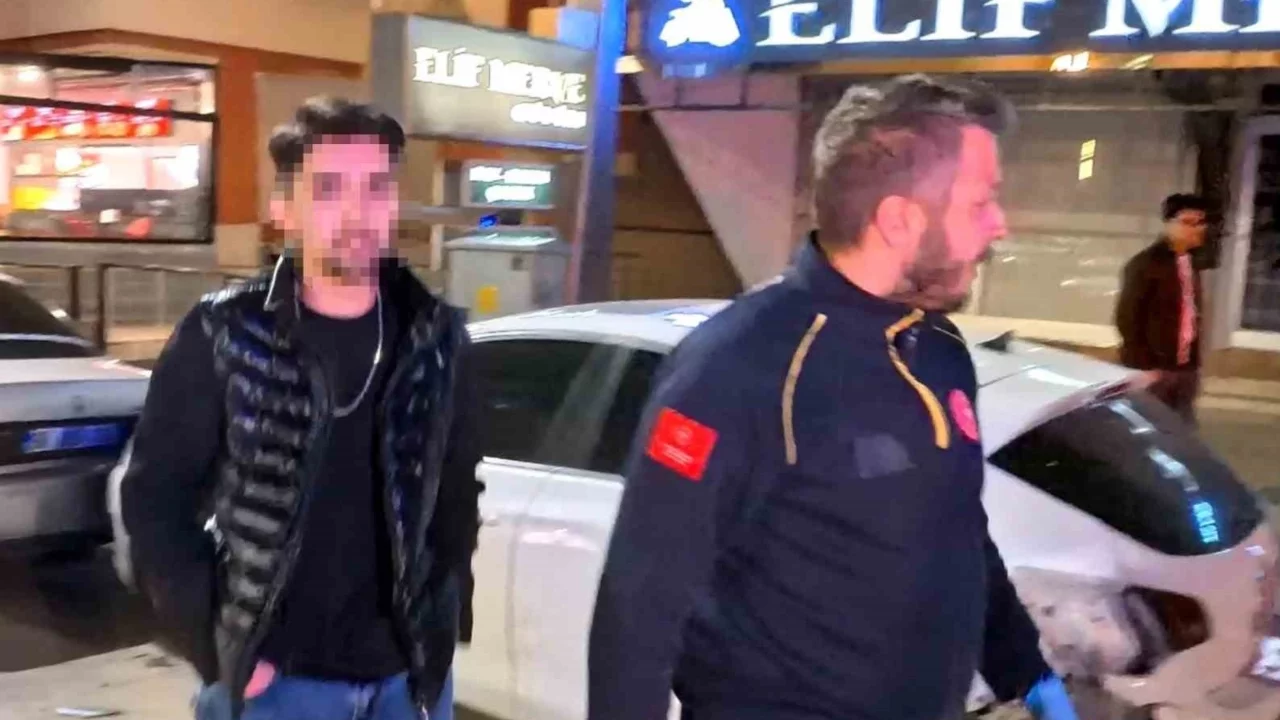 Alkollü şekilde direksiyona geçti, 3 araca birden çarptı