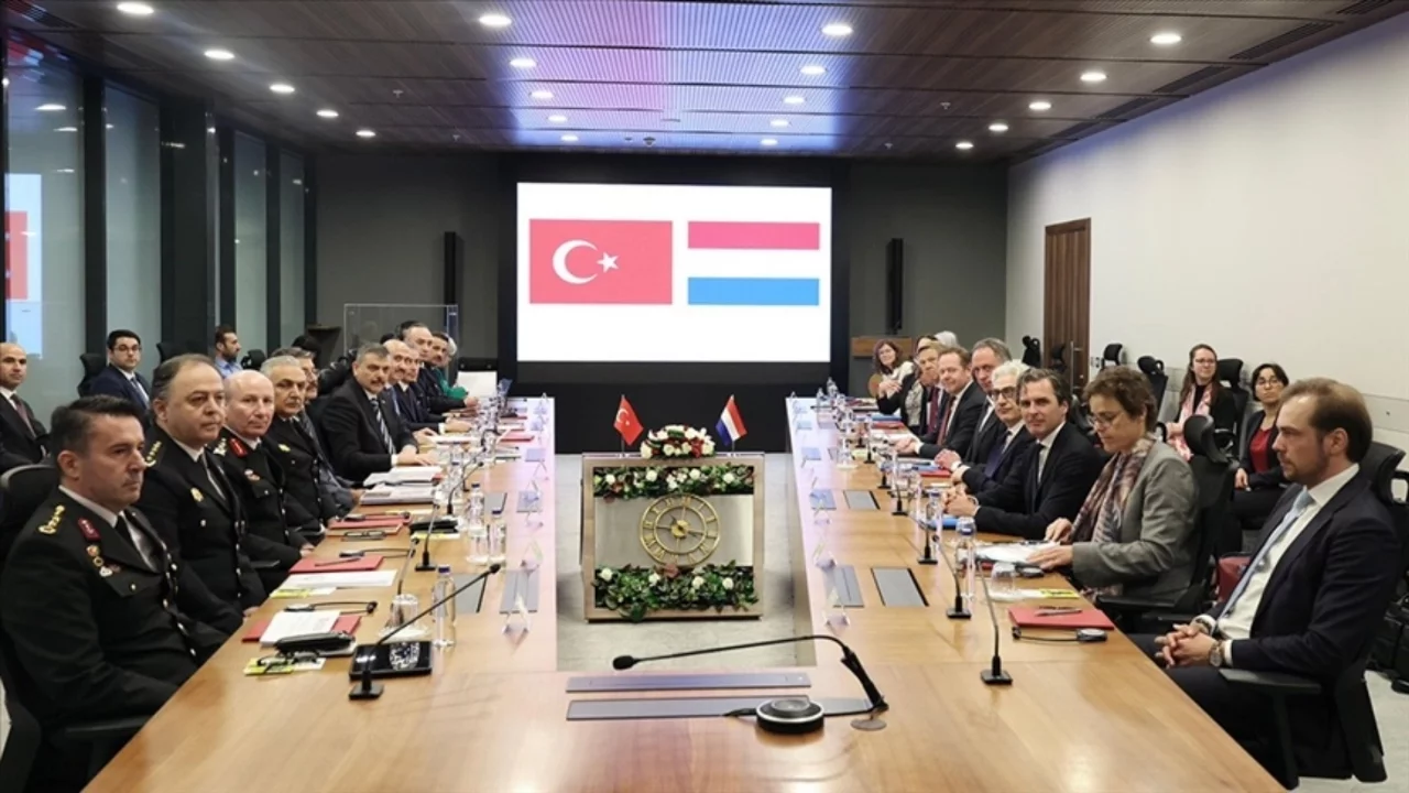 İçişleri Bakanı Çiftçi, Hollanda Adalet ve Güvenlik Bakanı Weel ile görüştü