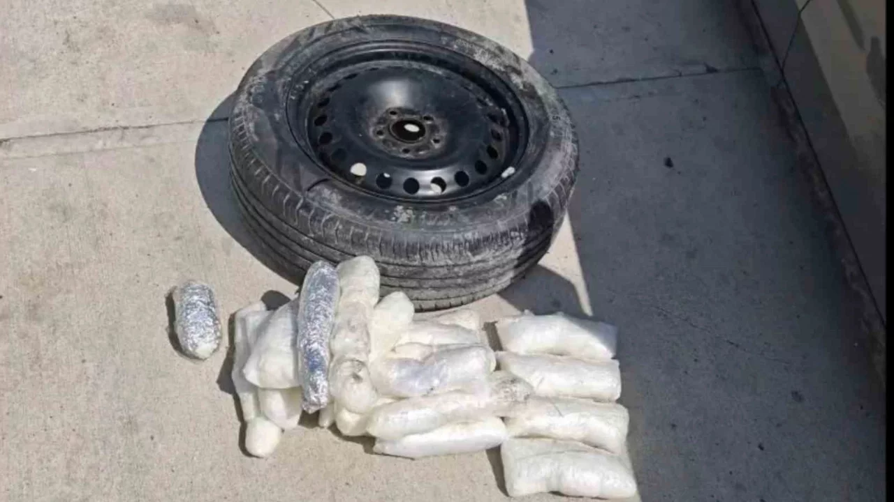 Yedek lastiğe gizlenmiş uyuşturucu ele geçirildi