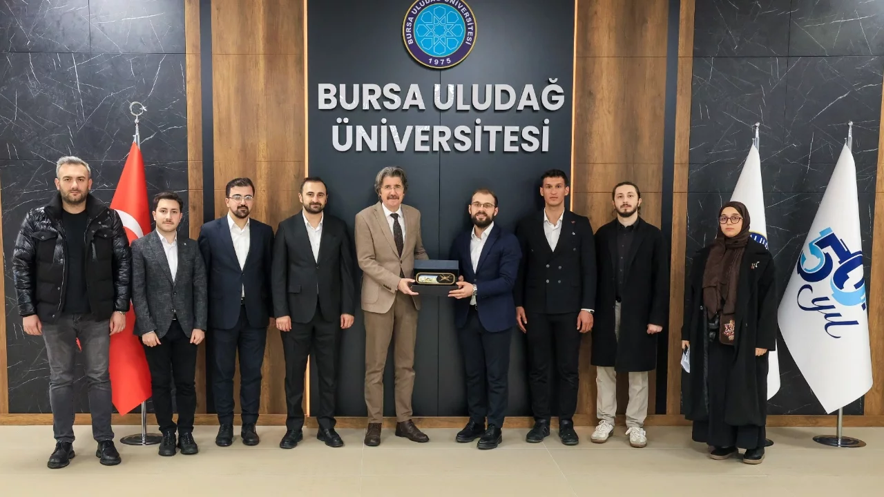 Bursa Uludağ Üniversitesi'nden gençlerin eğitimine tam destek