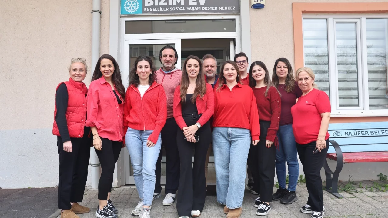 Nilüfer Belediyesi personelinden otizm farkındalığına 'Kırmızı' destek