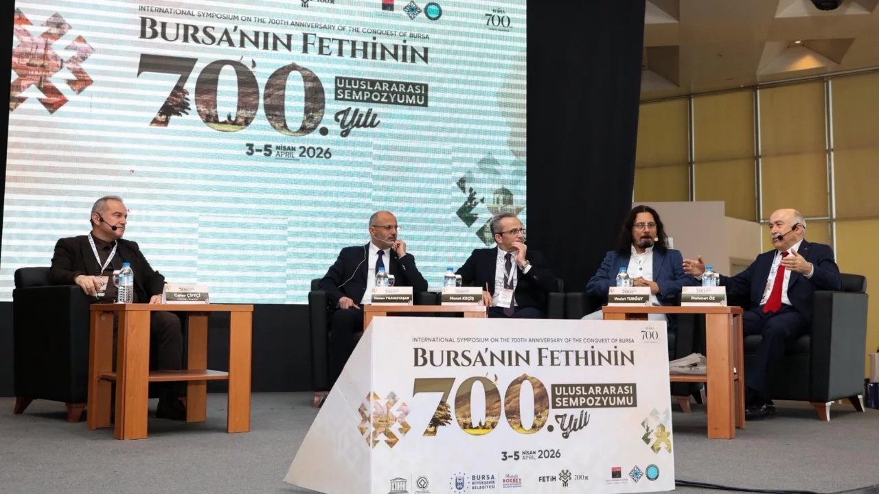Bursa'nın Fethi'nin 700. Yılı Uluslararası Sempozyumu düzenleniyor