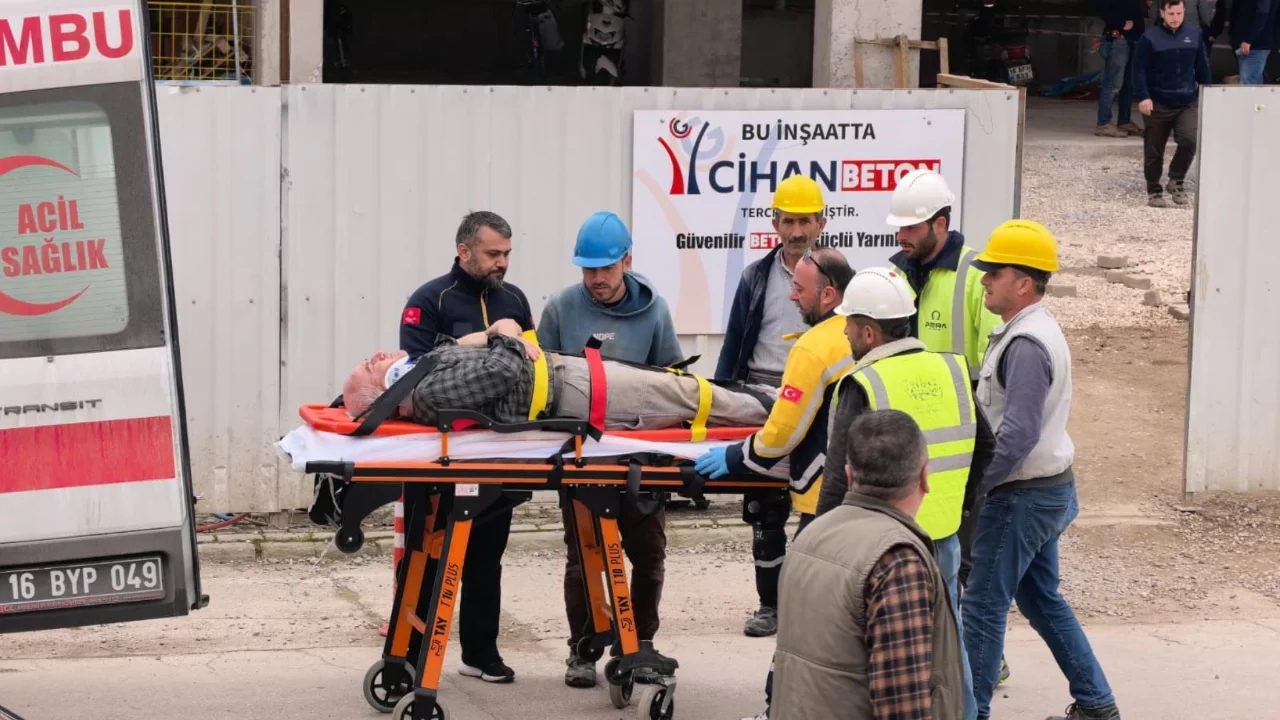 Bursa'da inşaattan düşen işçi yaralandı