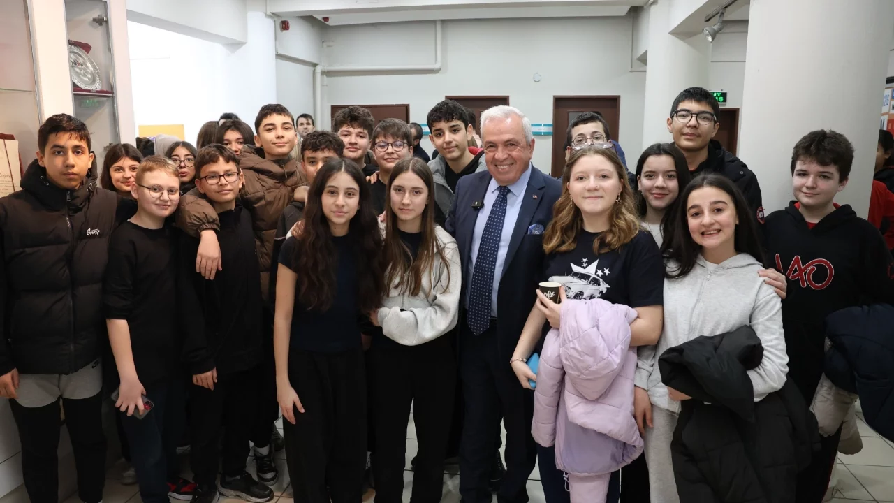 Nilüfer Resim Yarışması'nda dereceye giren öğrenciler ödüllerine kavuştu