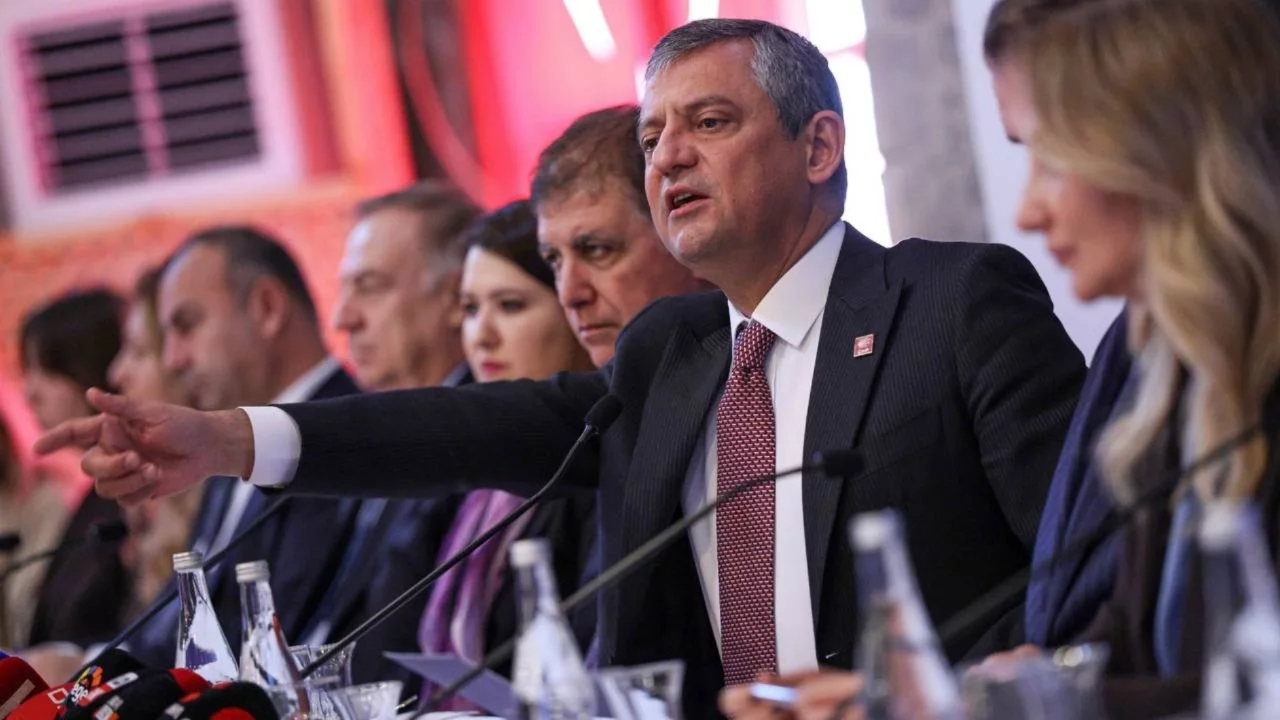 Özgür Özel: İleride herkes darbeyi püskürten CHP'lileri hatırlayacak