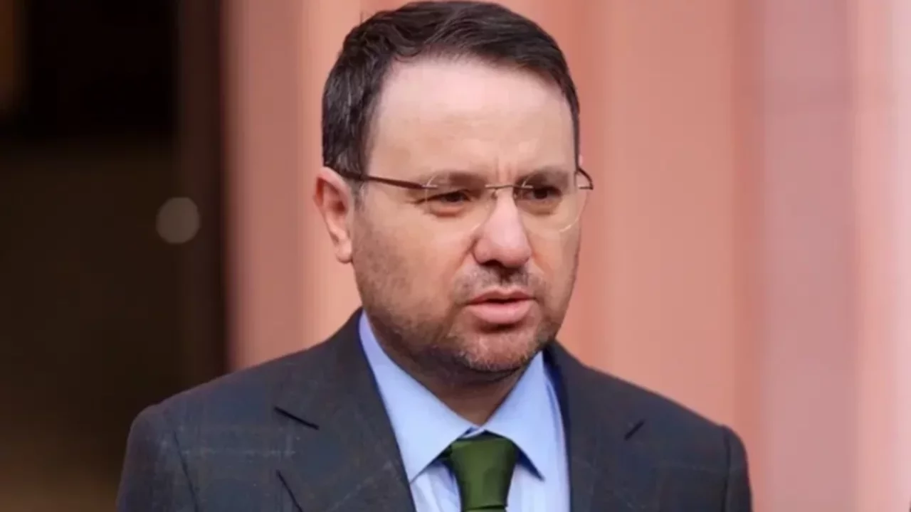 Akın Gürlek duyurdu: 'Sosyal medyaya kimlikle girilecek'