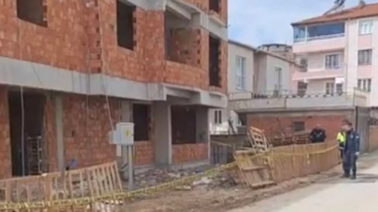 İnşaat çatısından düşen işçi hayatını kaybetti