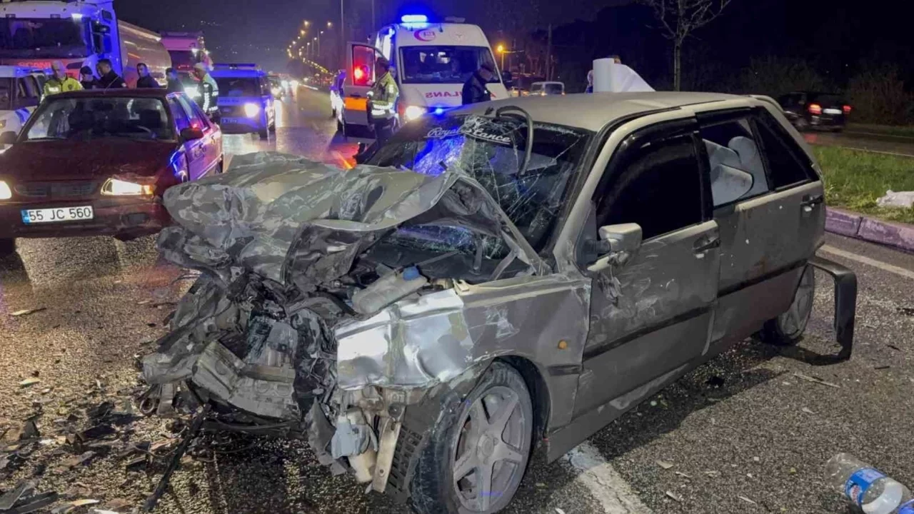 Samsun'da zincirleme trafik kazası: 6 kişi yaralandı