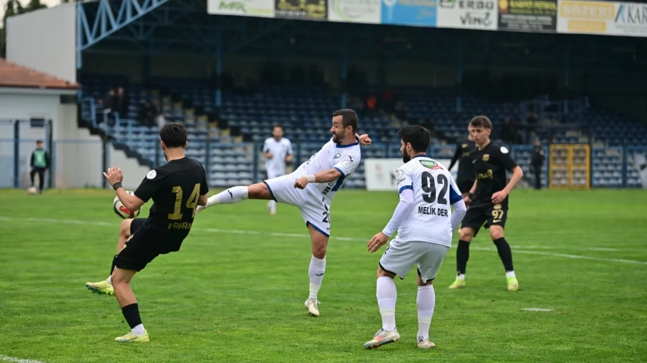 Karacabey Belediyespor, Kastamonuspor'u yendi