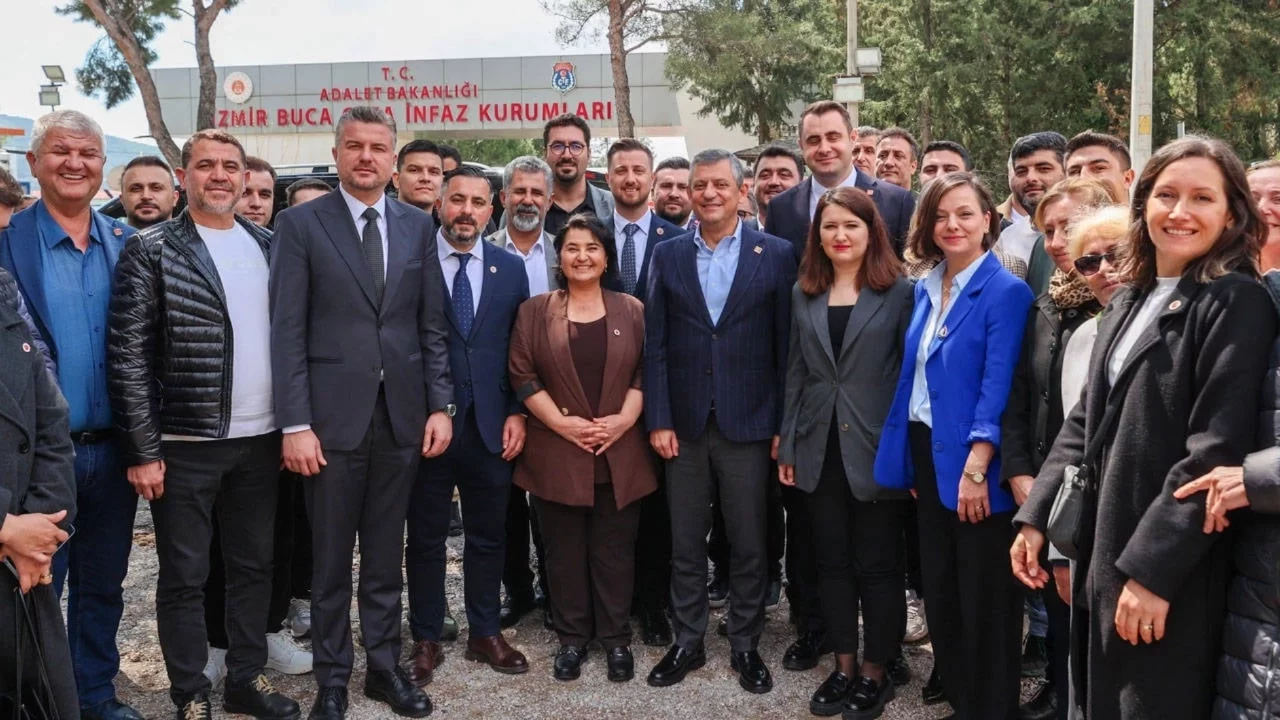 Özel'den Tunç Soyer ve Şenol Aslanoğlu'na ziyaret