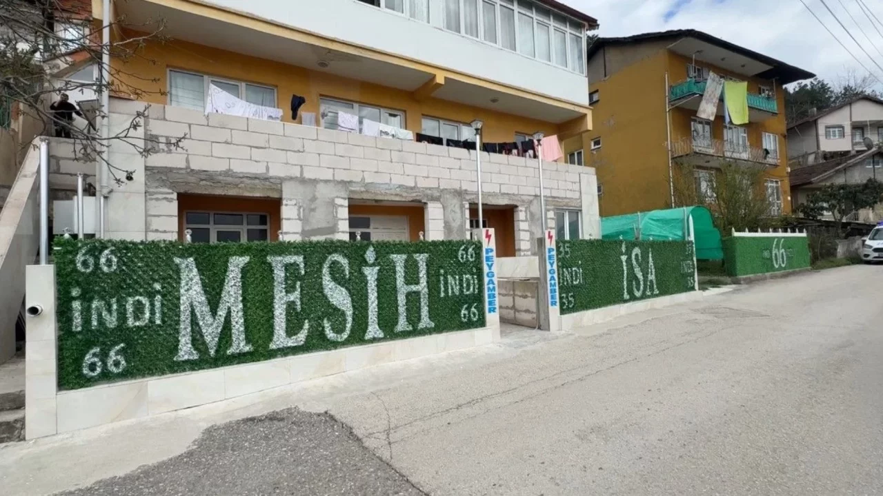 Kendini 'Mesih' ilan eden adam, yaptıklarıyla ekipleri harekete geçirdi