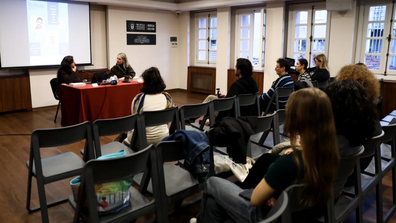 Bursa'da Türk Edebiyatının usta ismi Ahmet Hamdi Tanpınar'ın arşivi konuşuldu