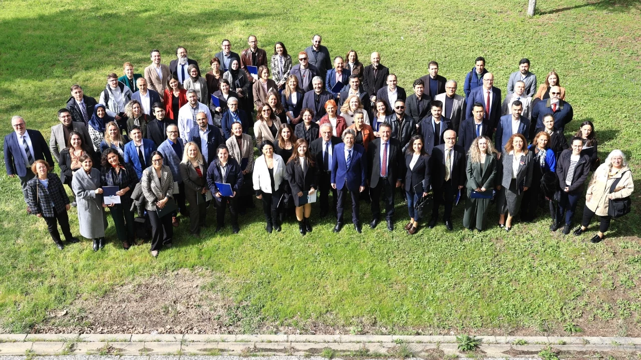 BUÜ Rektörü Yılmaz, başarılı akademisyenlerle bir araya gelmeye devam ediyor