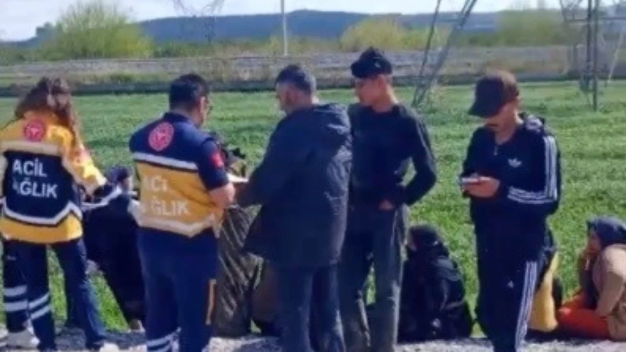 İşçi servisi ile minibüs çarpıştı: 3 yaralı