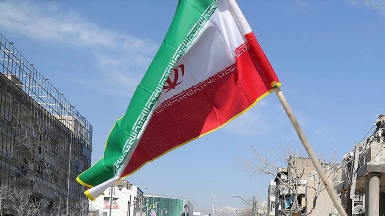 İran'dan Trump'ın küfürlü tehdidine yanıt