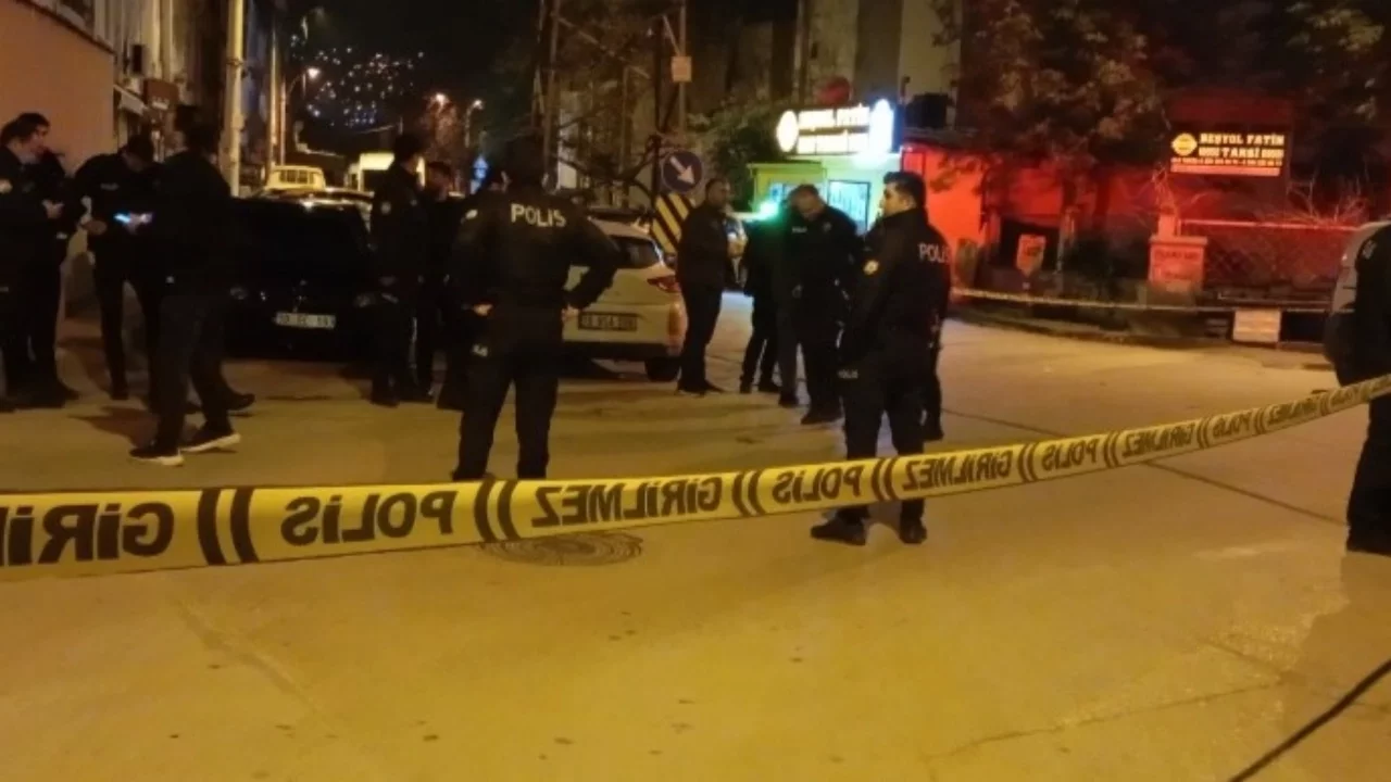 Bursa'da silahlı kavga! 2 kişi bacaklarından vuruldu