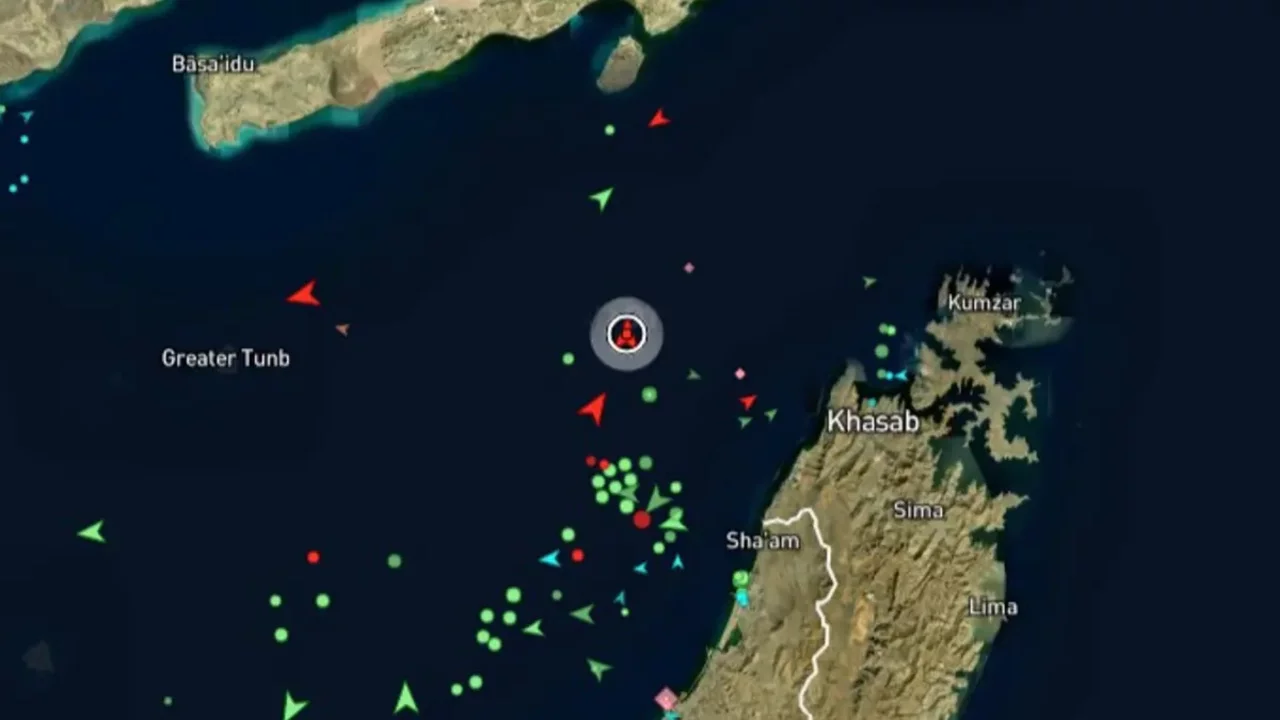 Dünyanın gözü iki gemide: Hürmüz'ü geçmeye çalışacaklar
