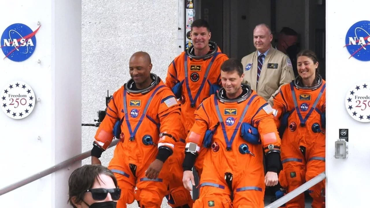 Artemis II ekibi rekor kırdı: Uzayda en uzak noktaya ulaştılar!