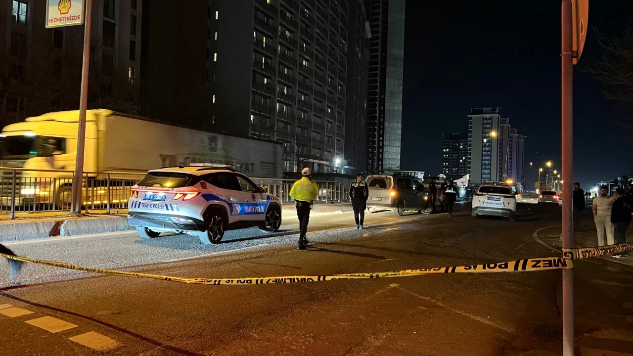 Esenyurt'ta motosiklet yayaya çarptı: Ölü ve yaralılar var