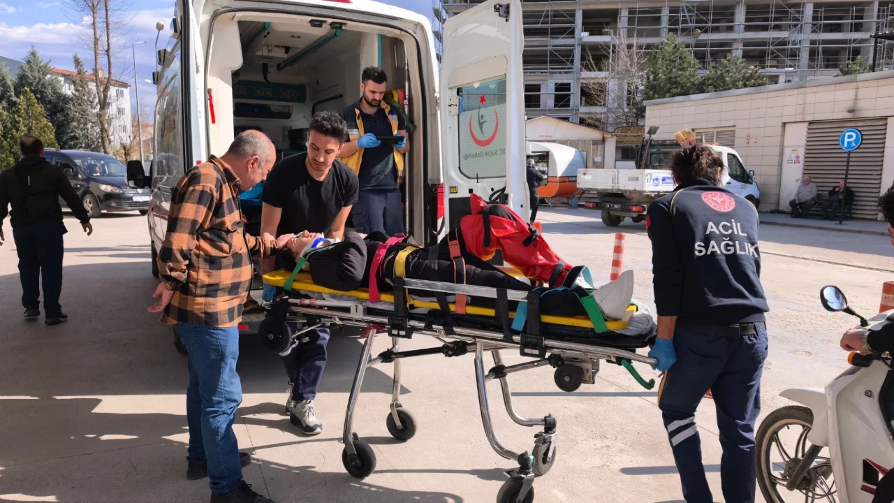 Bursa'da ehliyetsiz sürücü drift atarken yayaya çarptı: 226 bin TL ceza yedi