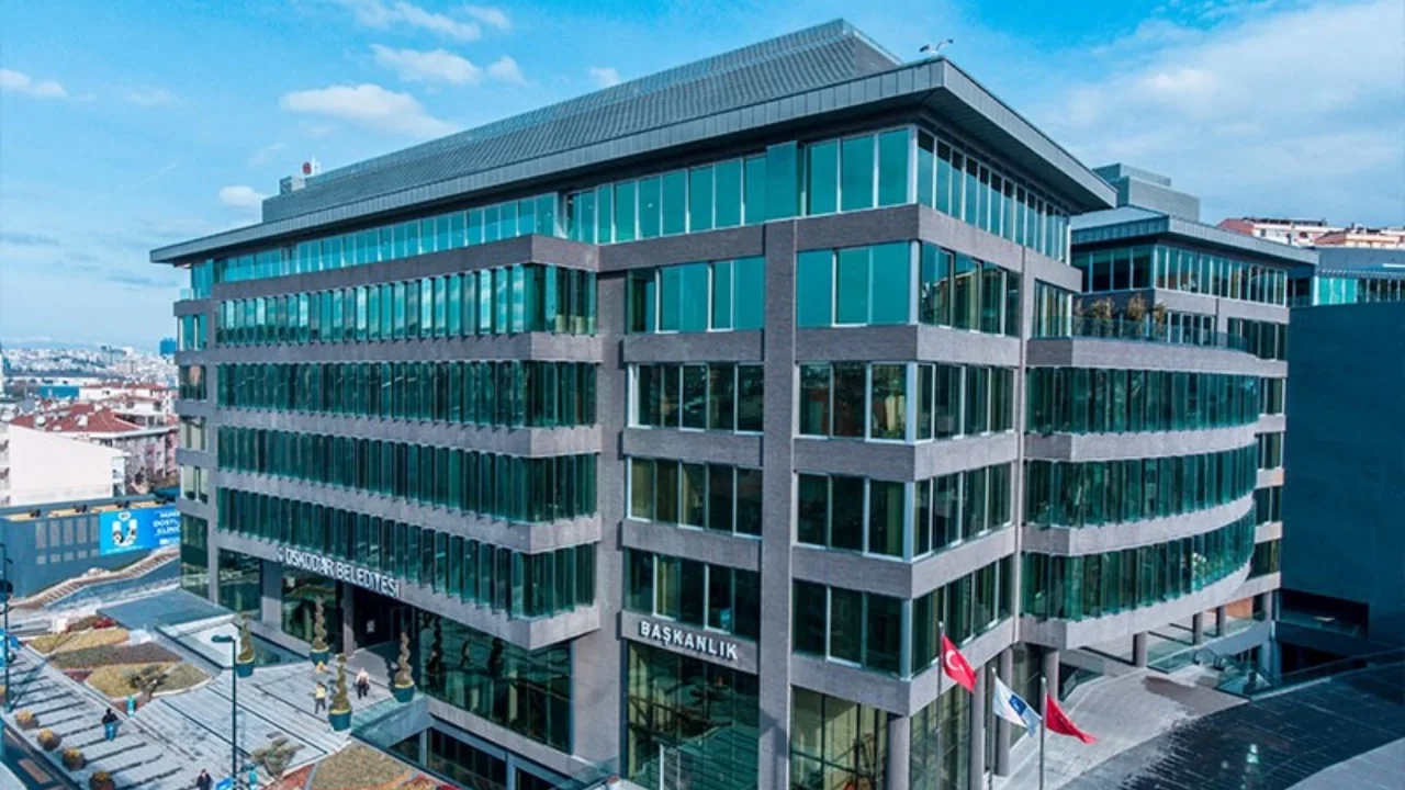 Üsküdar Belediyesi'ne operasyon: Çok sayıda gözaltı var!