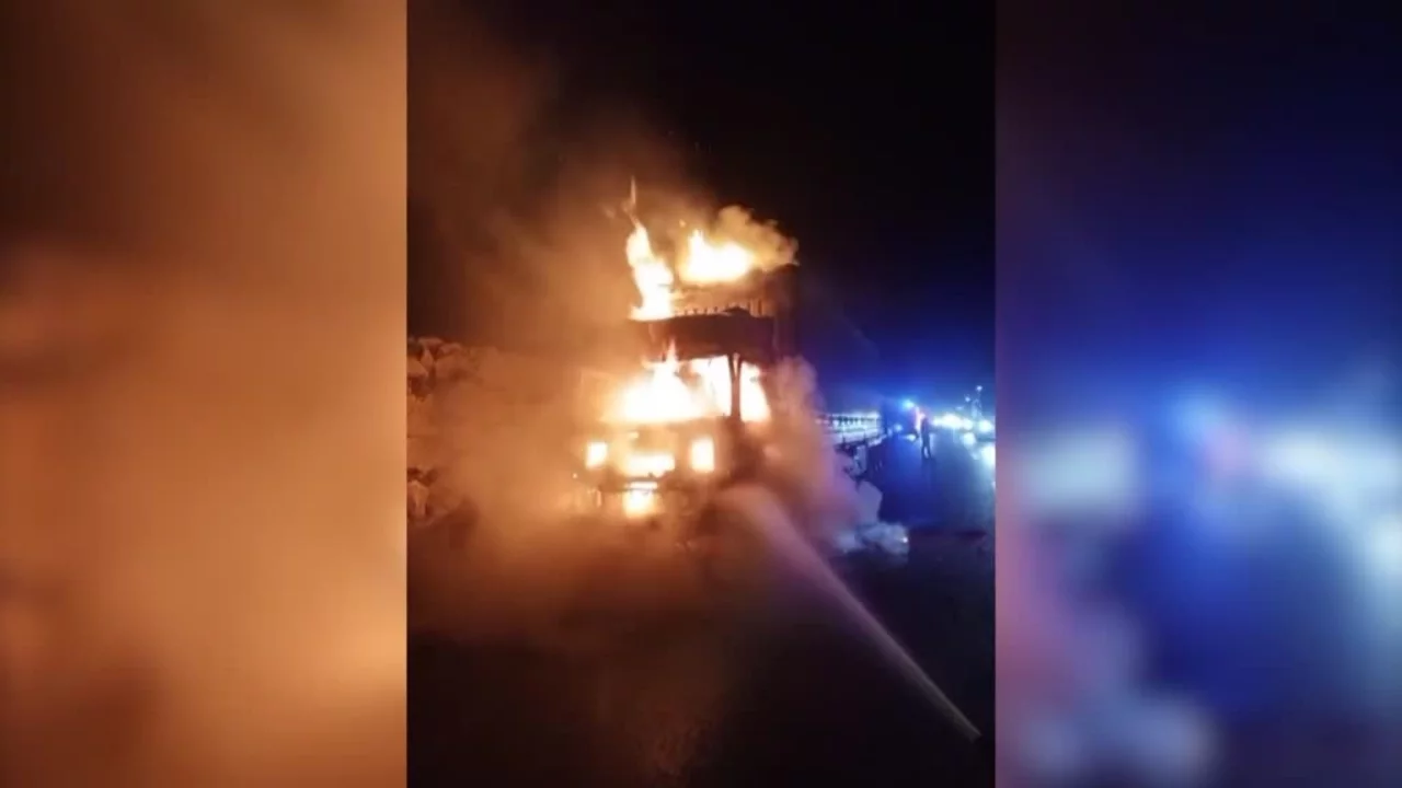 Un yüklü tırda çıkan yangın söndürüldü