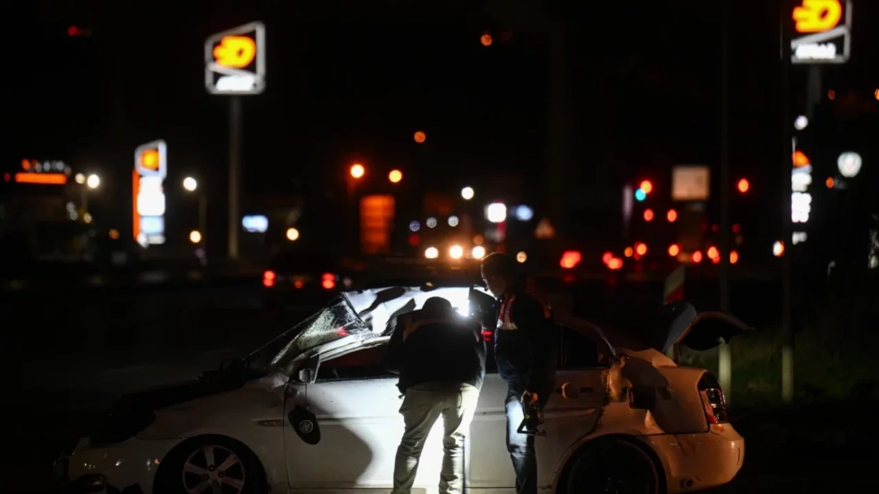 Otomobilin çarptığı TIR sürücüsü yaşamını yitirdi