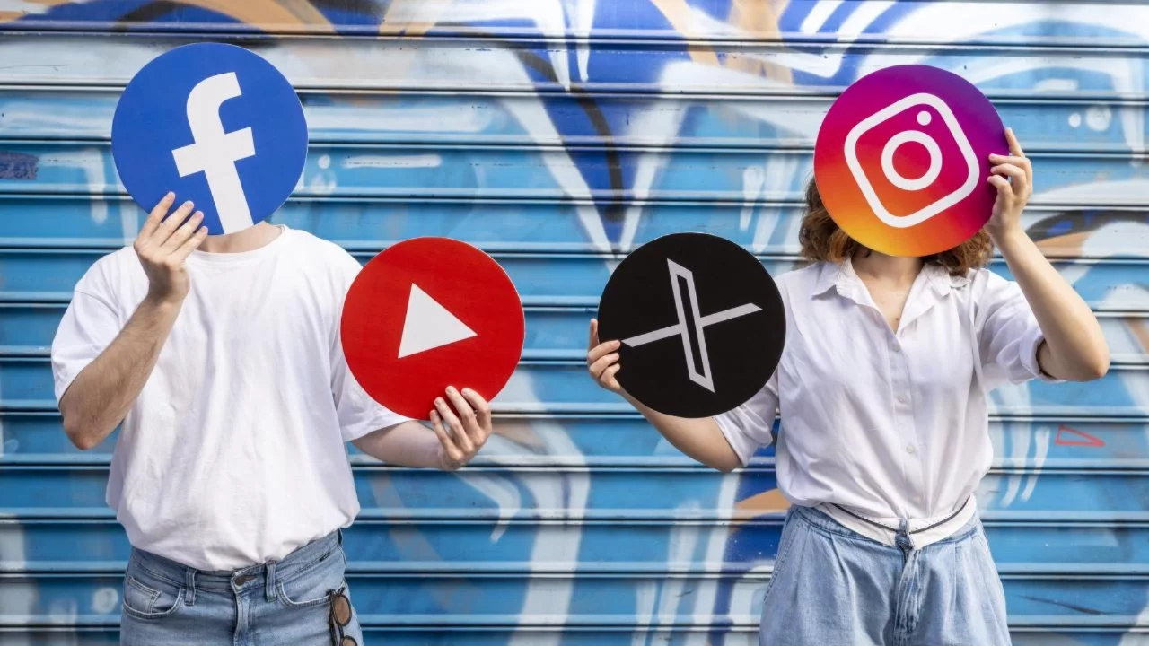 Yunanistan 15 yaş altına sosyal medyayı yasaklıyor