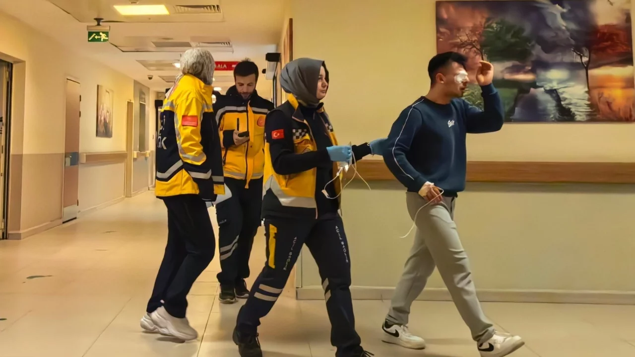 Bursa'da iş kazası! Gözüne ahşap parçası saplandı