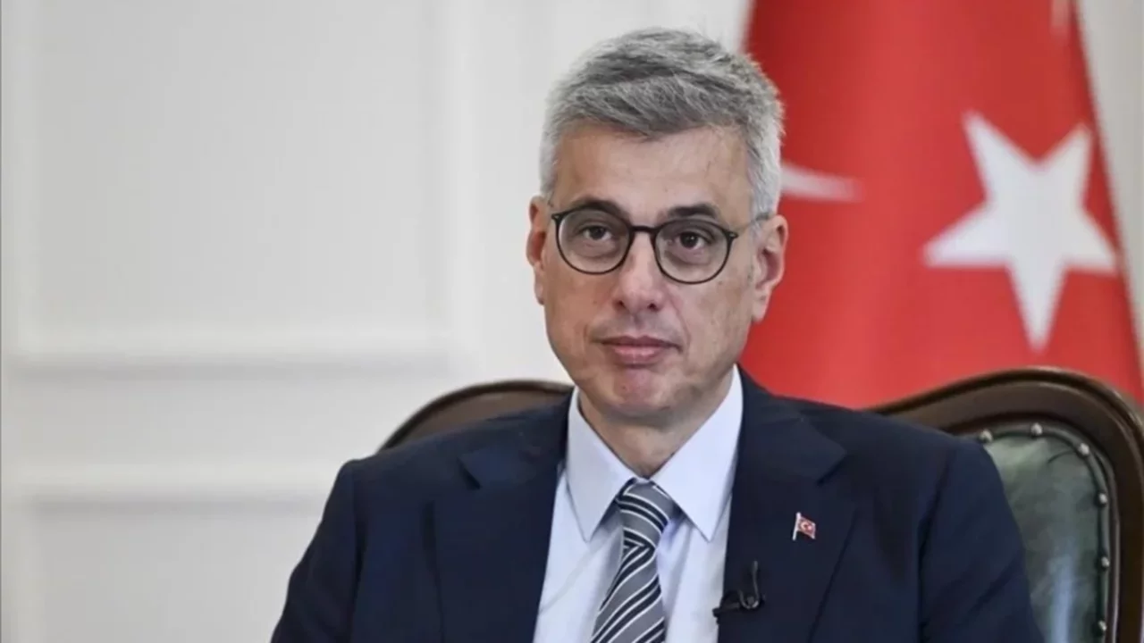 Bakan Memişoğlu, Türkiye'den tıbbi yardım TIR'larının İran'a doğru yola çıktığını duyurdu