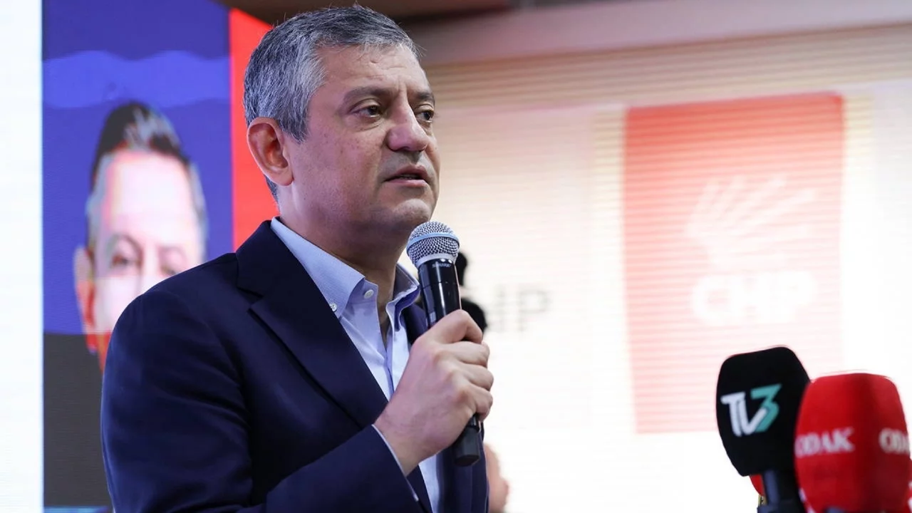 CHP lideri Özel'den İran'daki ateşkes sonrası ilk yorum: 'Savaşın bedelini Türkiye'deki yoksullar...